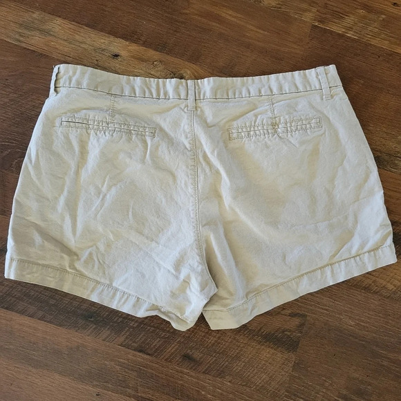 OLD NAVY Tan Mid Rise Shorts Size 12 - Picture 7 of 9